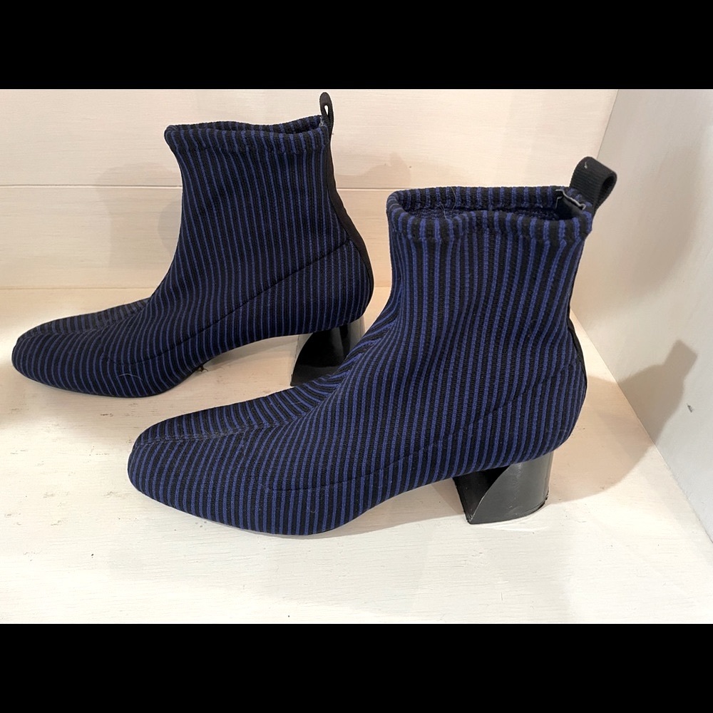 Zara Fabric stretch boots z40 or 9  Blue & Black